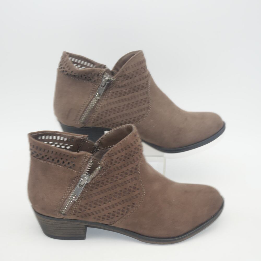 NEW American Rag Women's 5 Abby Ankle Booties Boots Brown Black - Picture 3 of 7